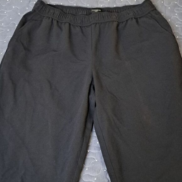 Ann Taylor Black pull on pants size small petite - Picture 2 of 6